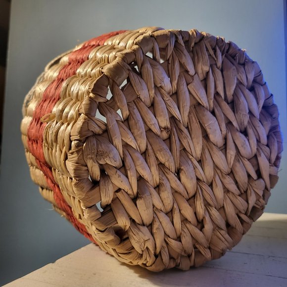 Double Handled Basket w/Red Stripe 7" Approx - Picture 4 of 4